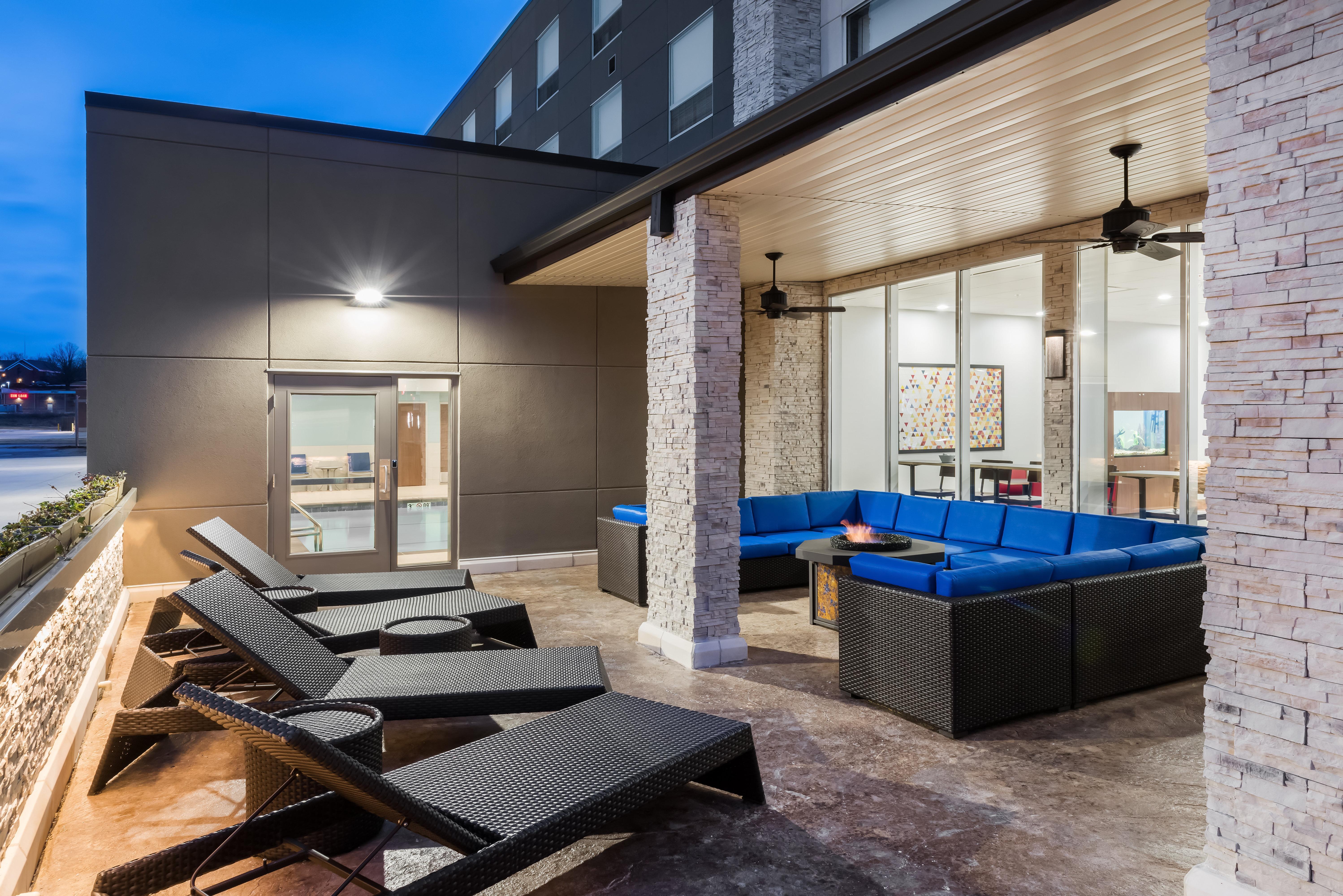 Express & Southwest By Ihg Hotel West Plains