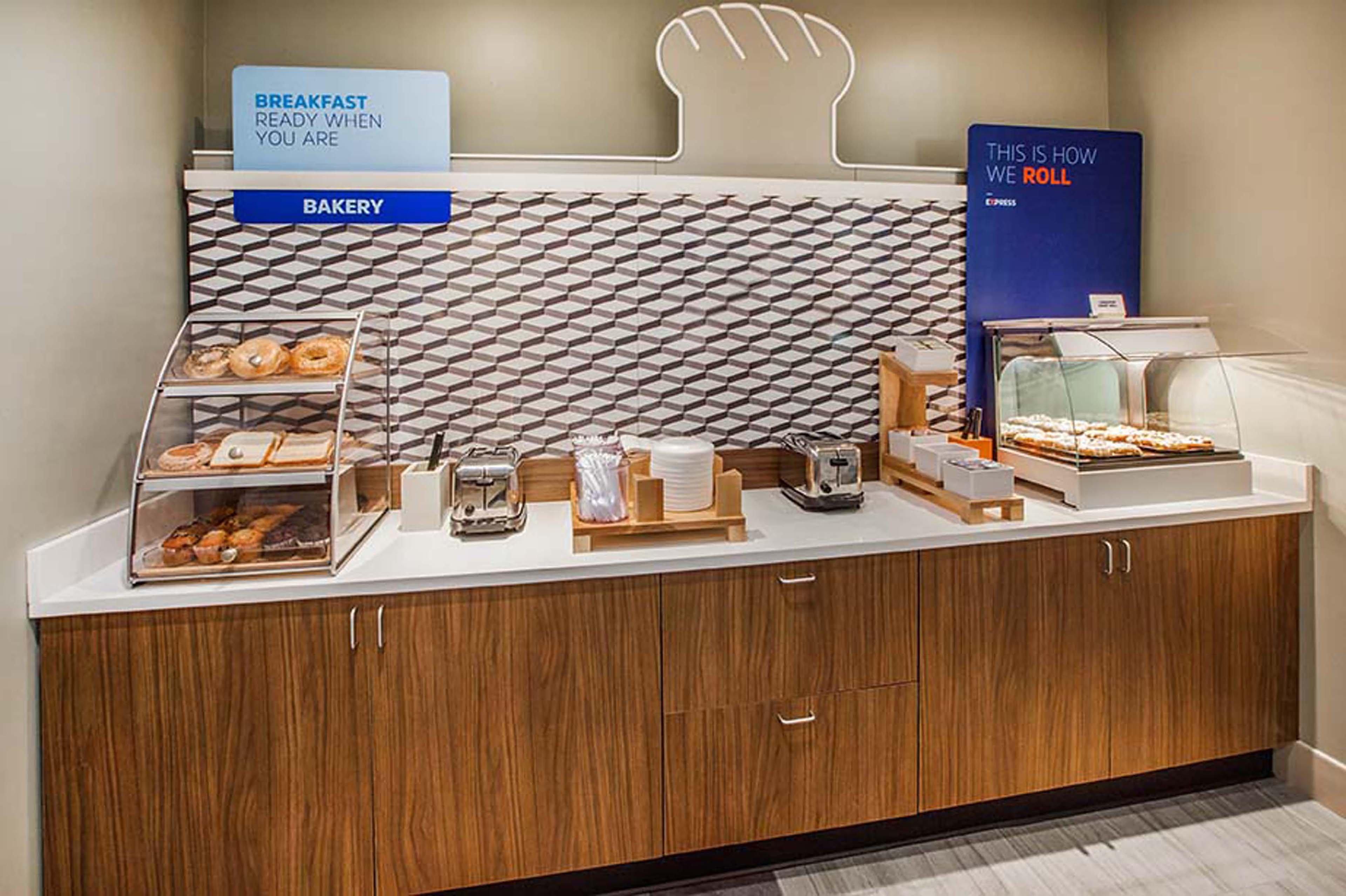 Hotel Express & Southwest By Ihg 2*