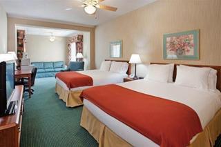 Express & Southwest By Ihg Hotel 2*